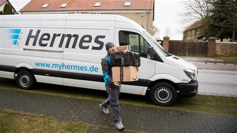 comedy hermes paket auslieferung balkon|Hermes: Dieses Paket bekommt Flügel! .